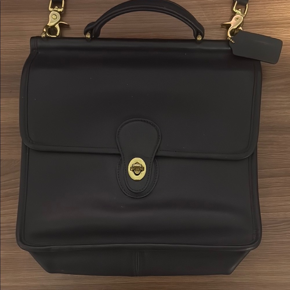 Vintage Coach Willis Black Leather Turn Lock Handbag 9927